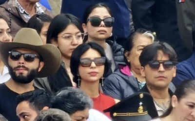 TRAS RECONCILIACIÒN, ÀNGELA AGUILAR Y CHRISTIAN NODAL ASISTEN AL DESFILE MILITAR EN CDMX